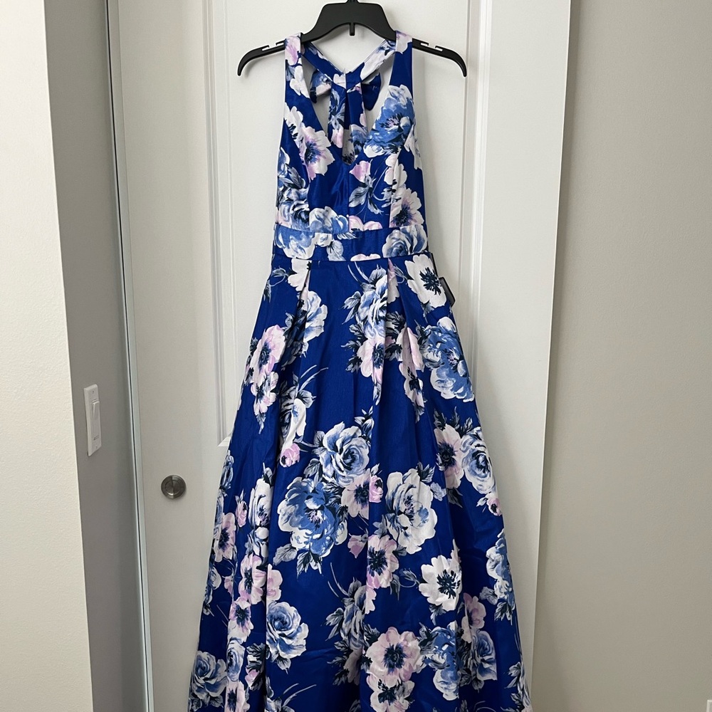 New, full length maxi dress size 7 (juniors) from Macy’s